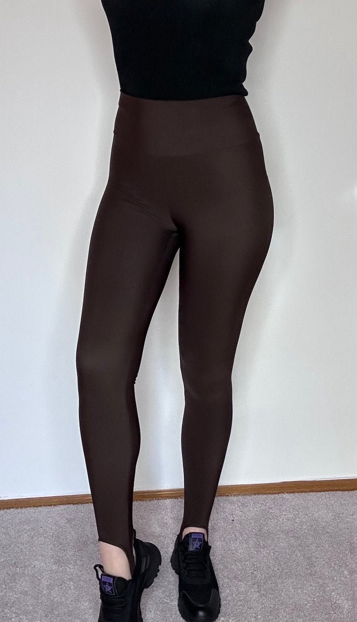 Elegantní legíny se třmenem (stirrup)