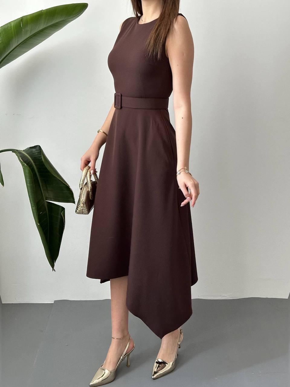 Elegantní asymetrické šaty s páskem – Světle modrá / Čokoládová hnědá