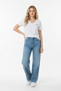 Bílé V-neck tričko VISION vault – modelka